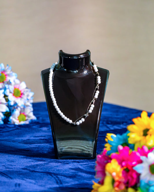 COLIER | Agrafe metalice și perle, asimetric