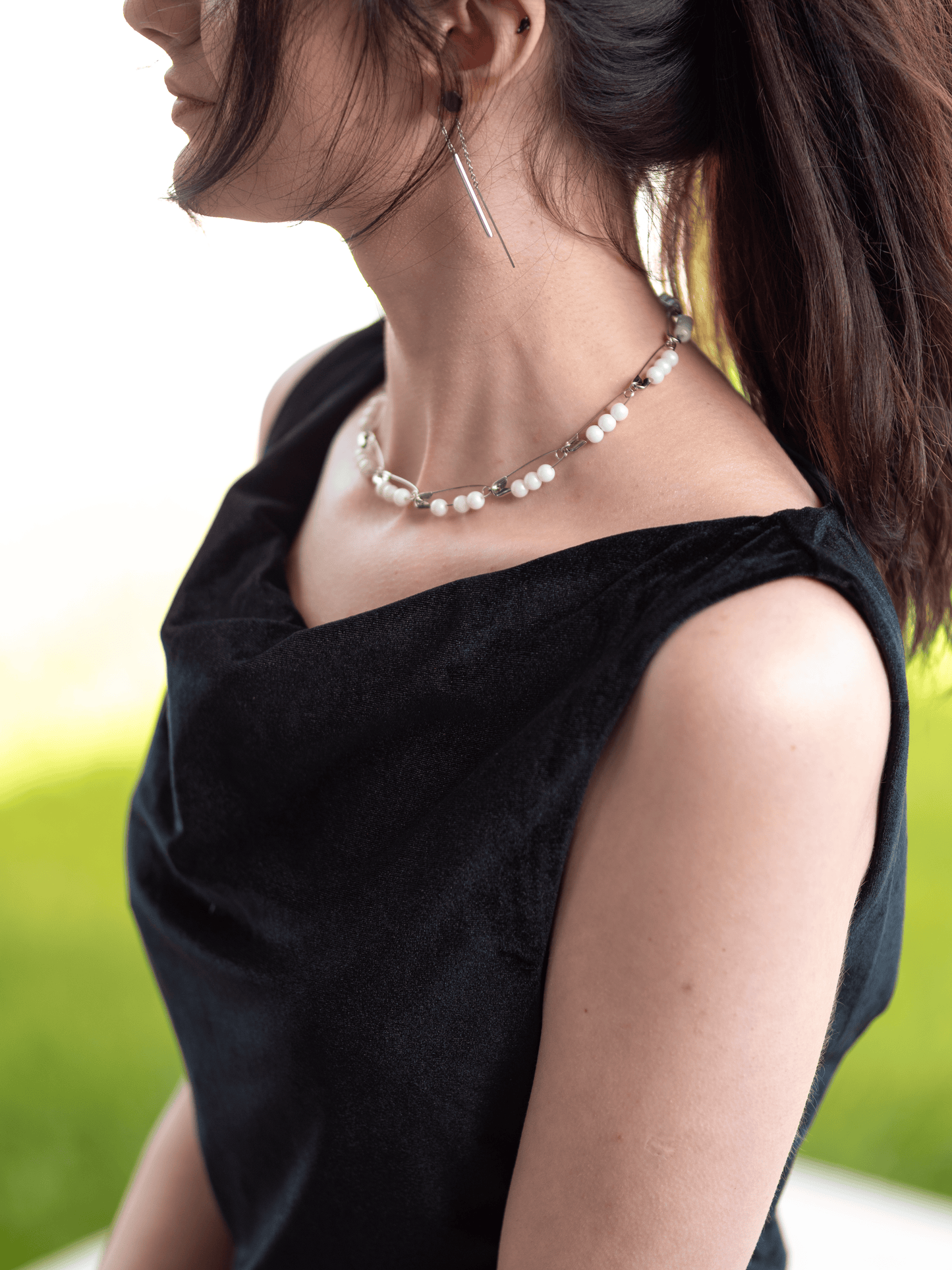 COLIER | Agrafe metalice și perle, simetric